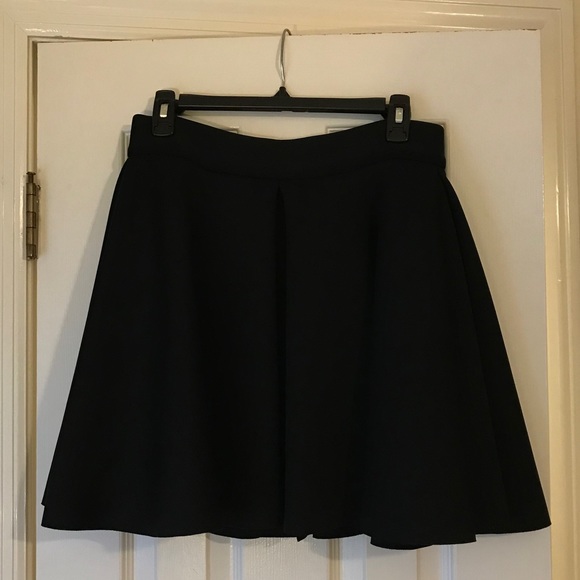 High waisted black skirt - Picture 3 of 4